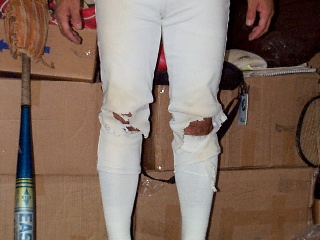softball_knees.jpg (33691 bytes)